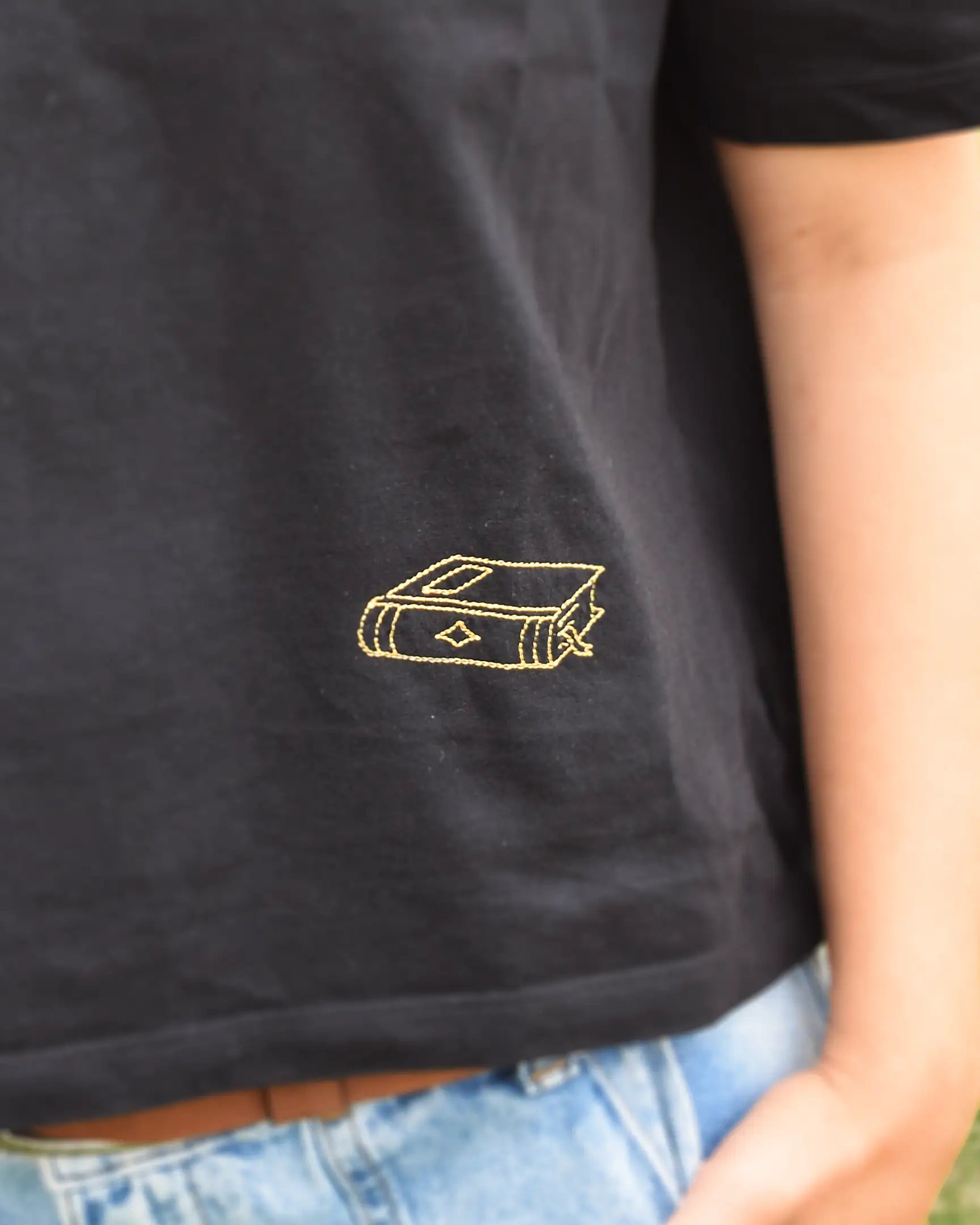 fantasy book embroidery cropped tshirt closed book
